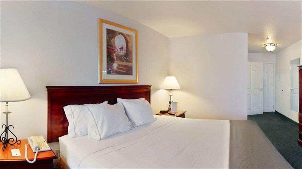 Holiday Inn Express Calexico, An Ihg Hotel Bagian luar foto