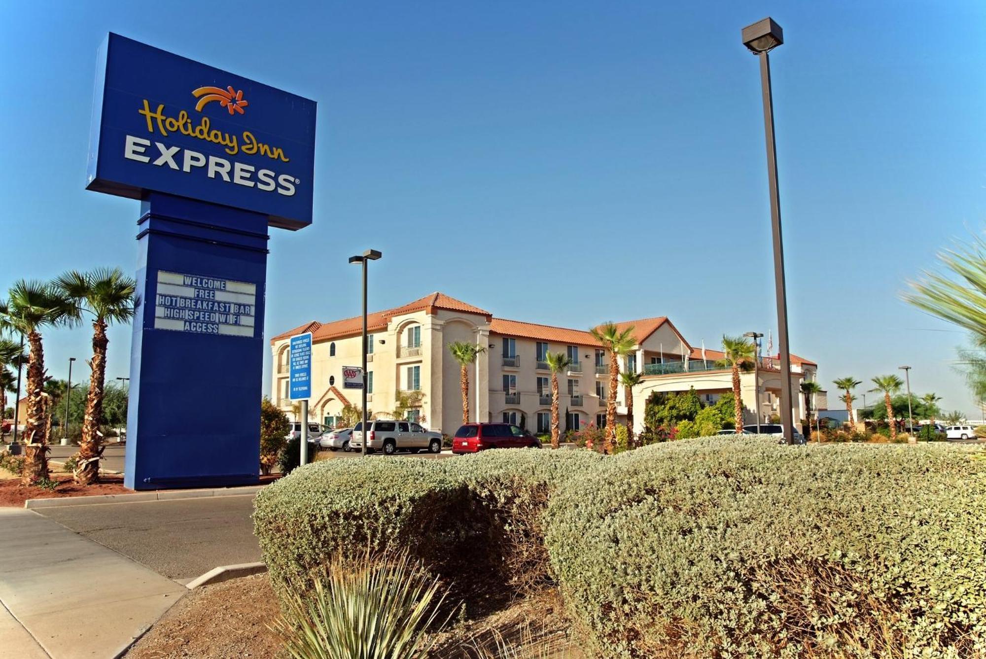 Holiday Inn Express Calexico, An Ihg Hotel Bagian luar foto