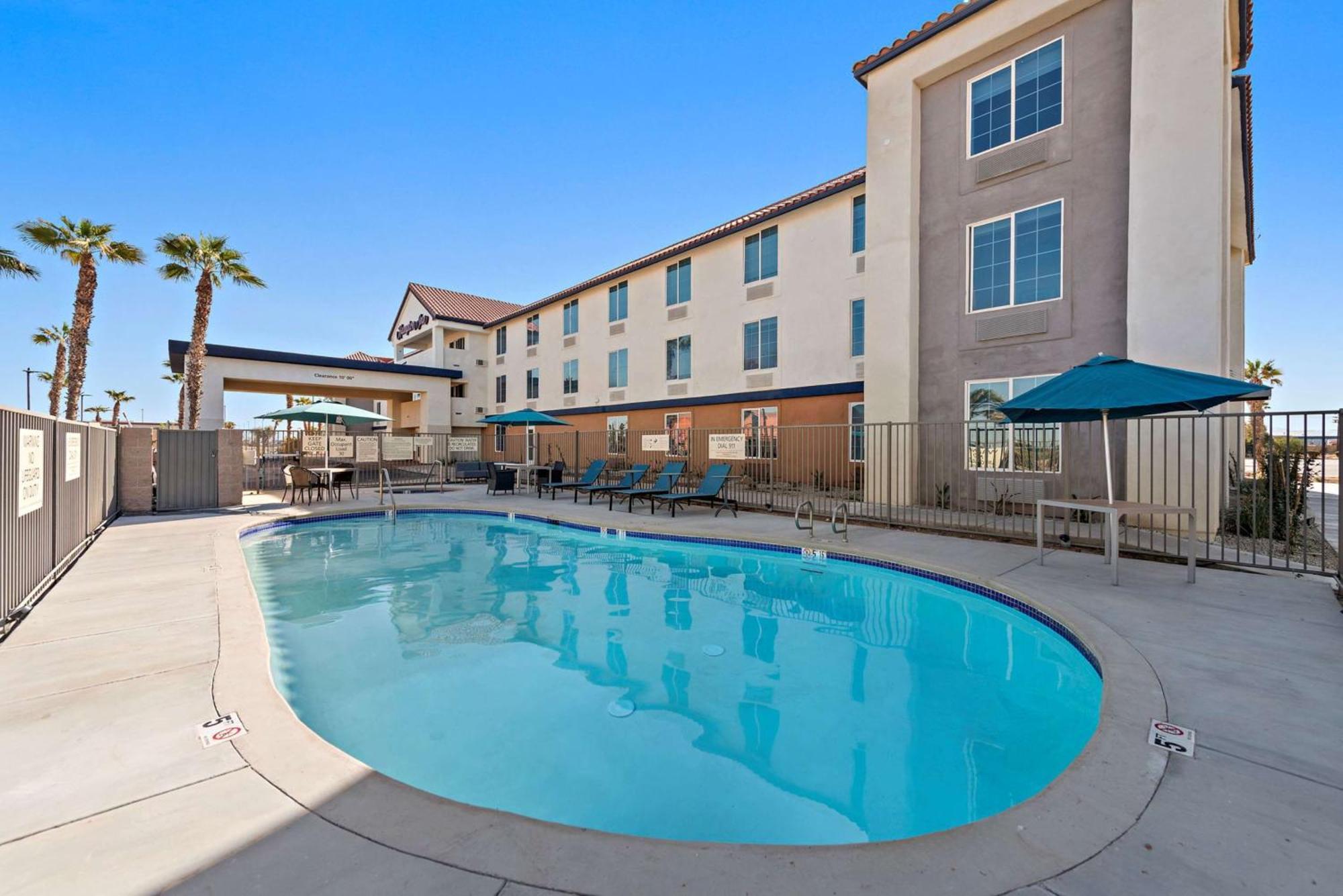 Hampton Inn By Hilton Calexico Bagian luar foto