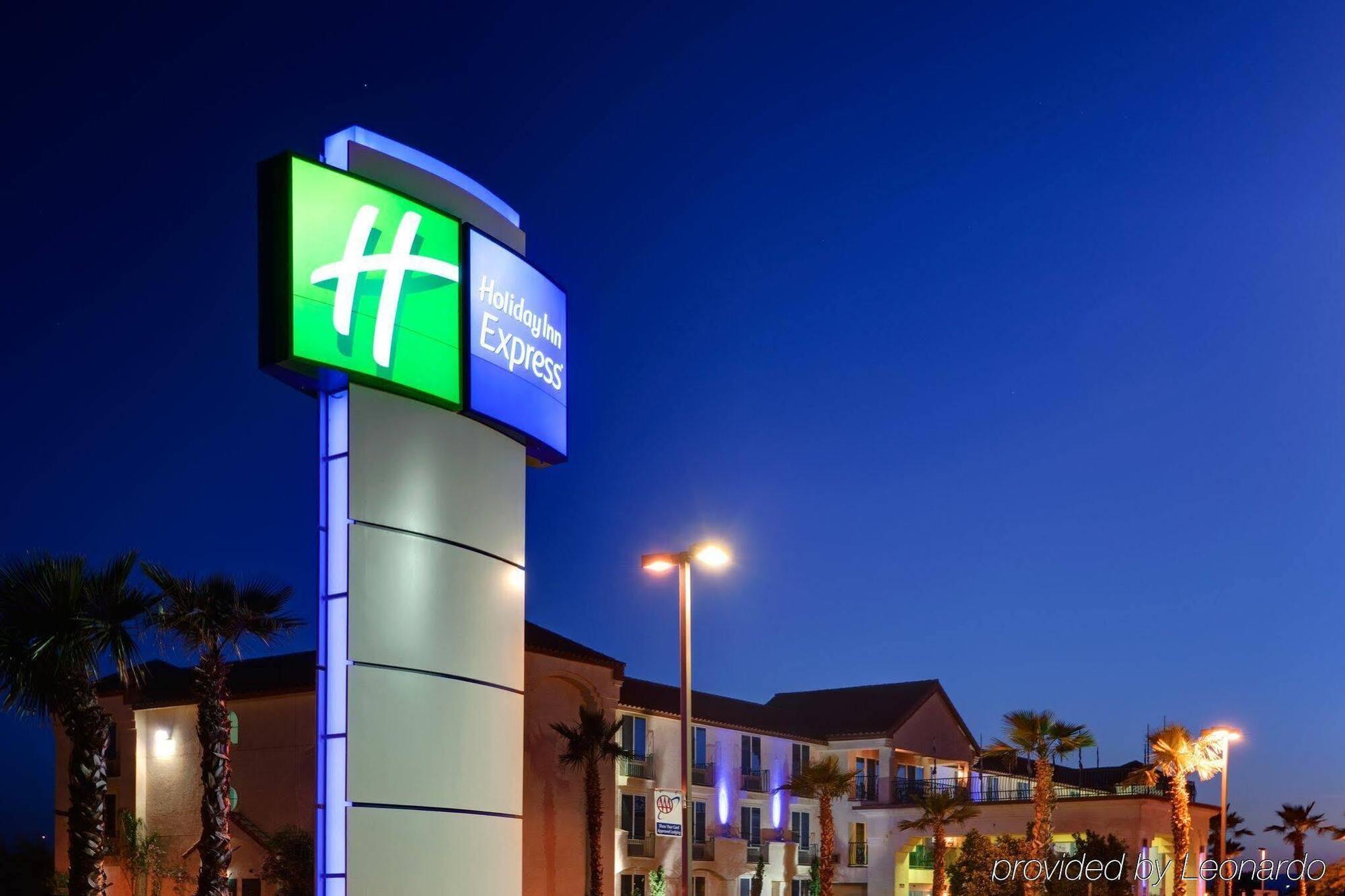 Holiday Inn Express Calexico, An Ihg Hotel Bagian luar foto